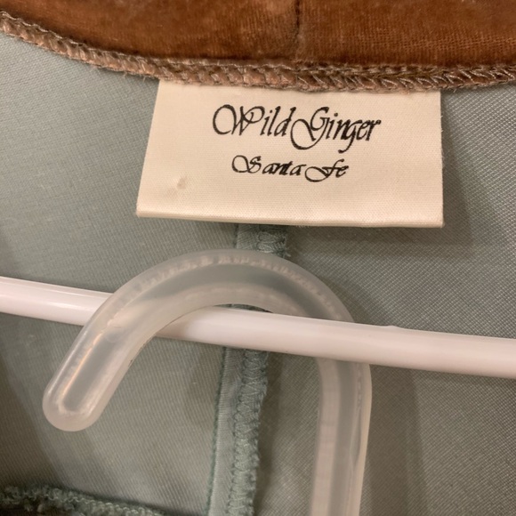 Wild ginger brand velvet cardigan and skirt - Picture 2 of 3